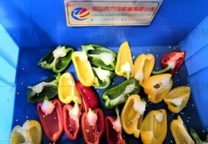 Colored pepper slicing machine