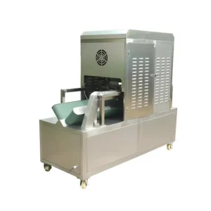 Horizontal winter melon peeling machine