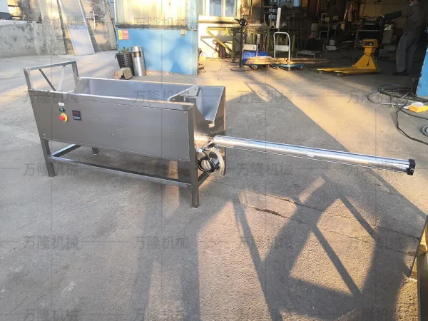 Winter melon half cutting machine