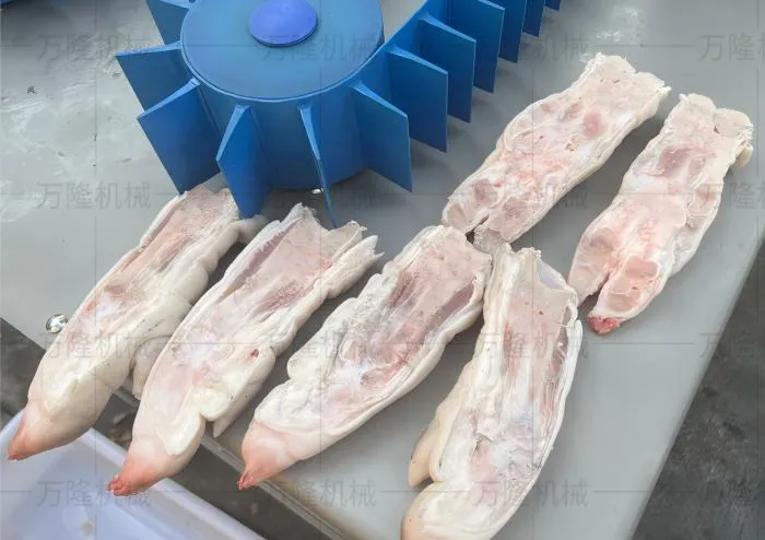 Pig trotter cutting machine
